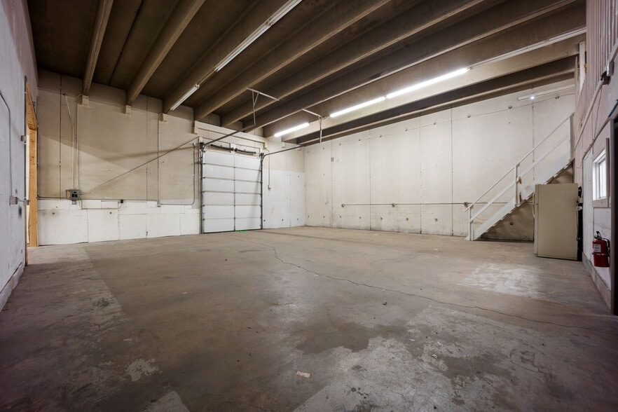 More Photos Of 1130 Valley St, Colorado Springs Warehouse For Lease