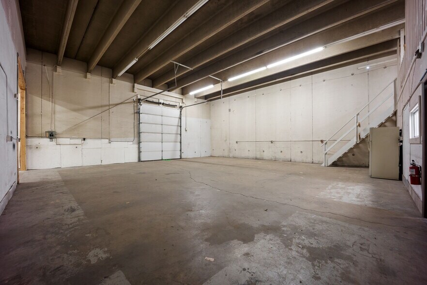 More Photos Of 1130 Valley St, Colorado Springs Warehouse For Sale