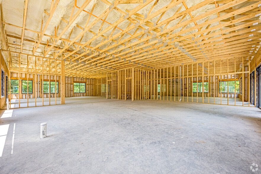 More Photos Of 1300 Upper Hembree Rd, Roswell Unknown For Lease