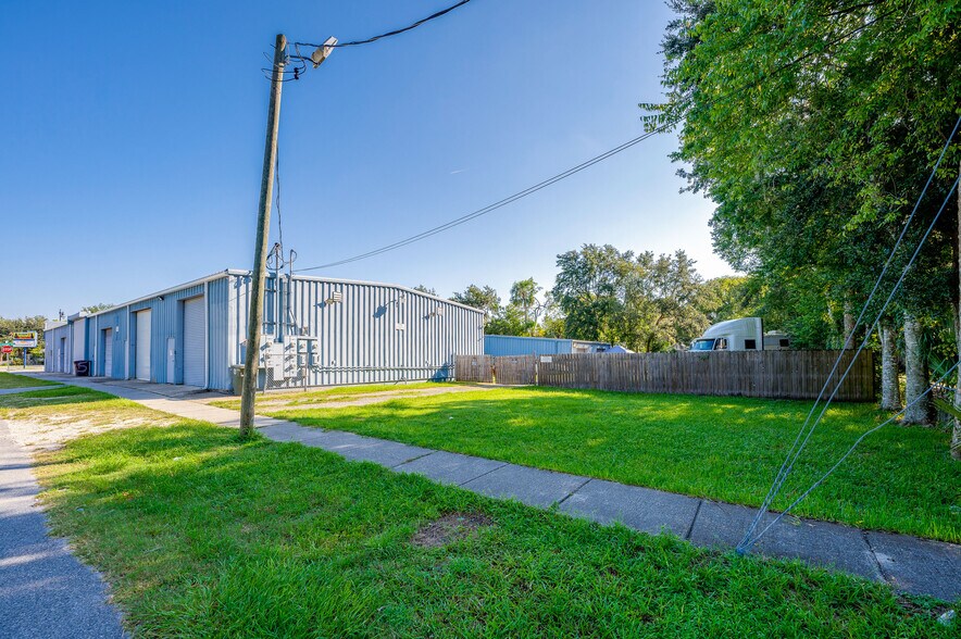 More Photos Of 865 Orange Ave, Daytona Beach Warehouse For Sale