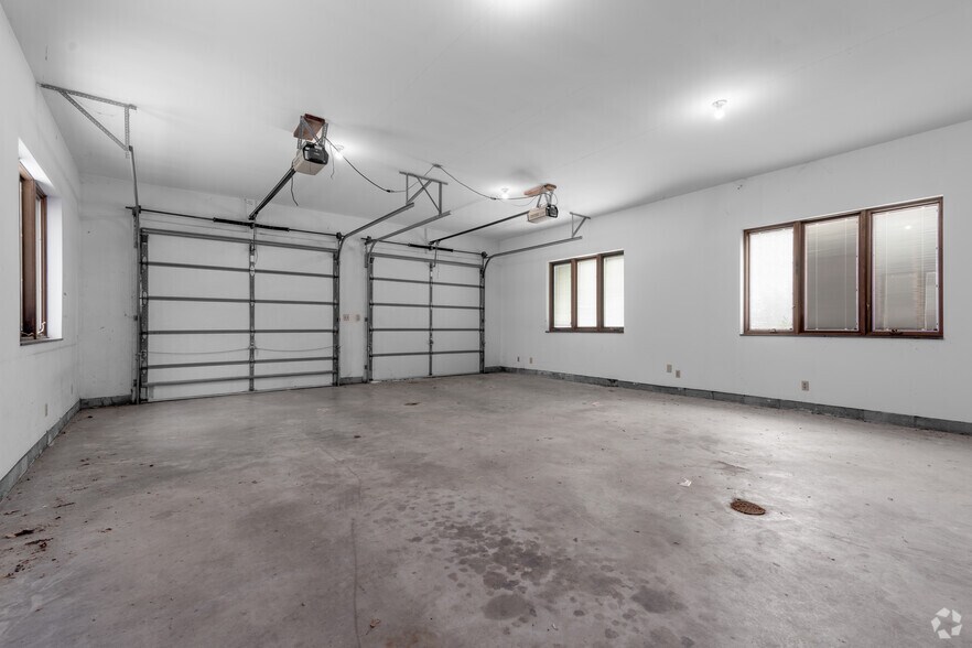 More Photos Of 1220 Washington Ave, Evansville Medical For Sale