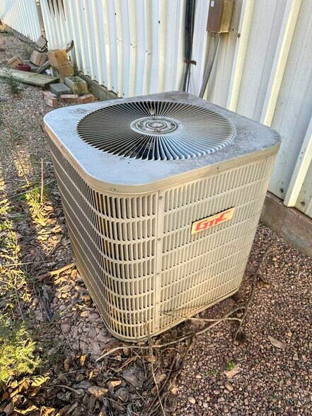 More Photos Of 17201 S Highway 81, Bison Warehouse For Sale