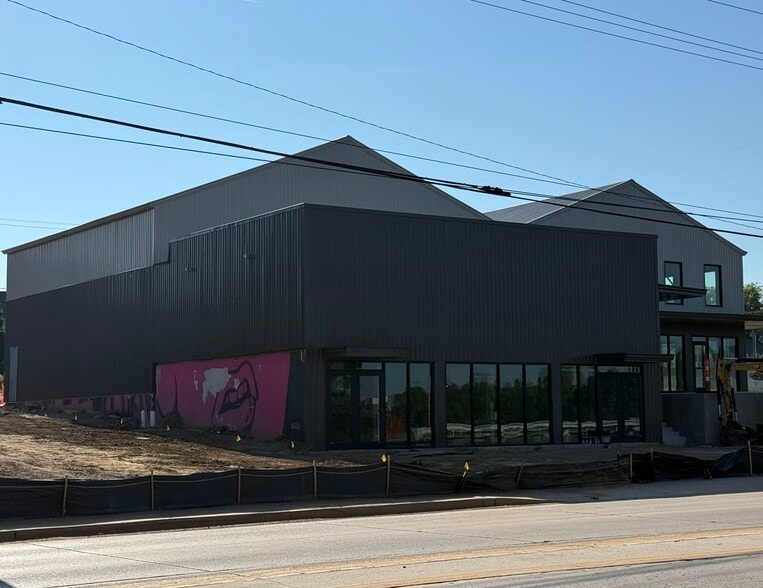 More Photos Of 1319 S Peoria Ave, Tulsa General Retail For Lease