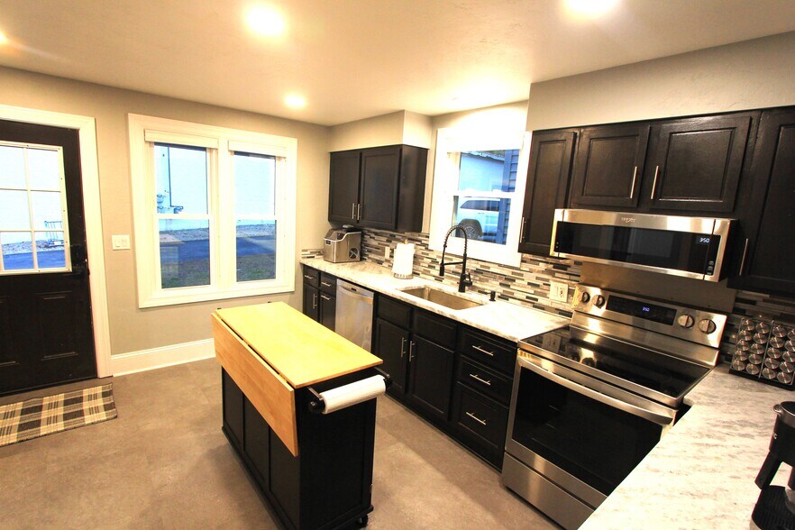 More Photos Of 2375 Maple Dr, Sister Bay Multifamily For Sale