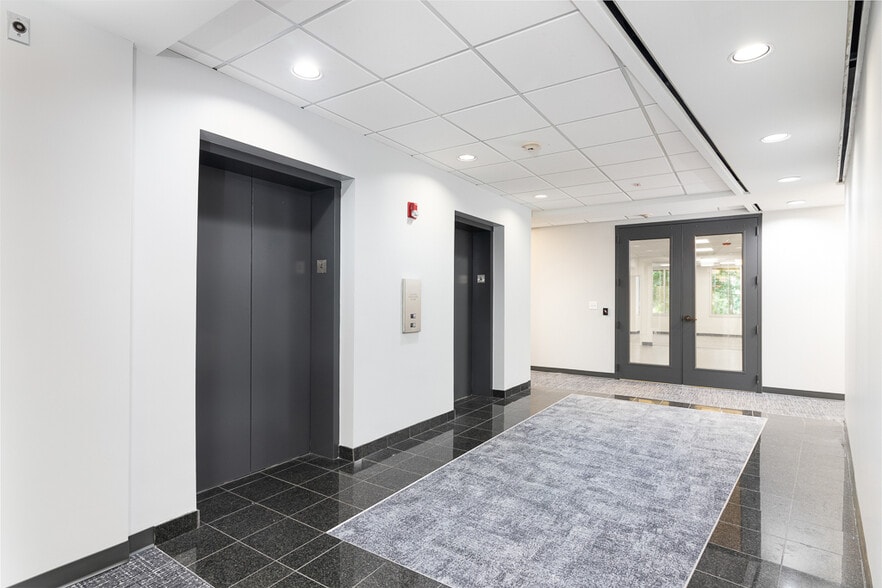 More Photos Of 2700 Cumberland Pky SE, Atlanta Office For Lease