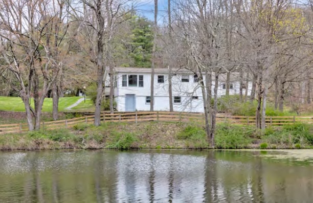 More Photos Of 200 Cardinal Rd, Hyde Park Lodge Meeting Hall For Sale