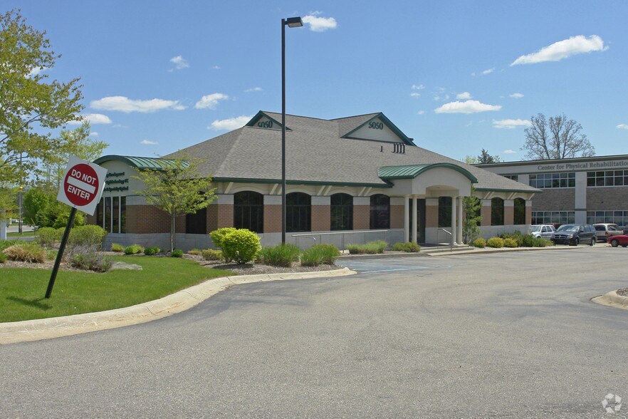 More Photos Of 5050 Cascade Rd SE, Grand Rapids Medical For Lease