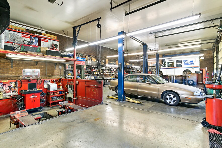 More Photos Of 825 W Center St, Provo Auto Repair For Sale