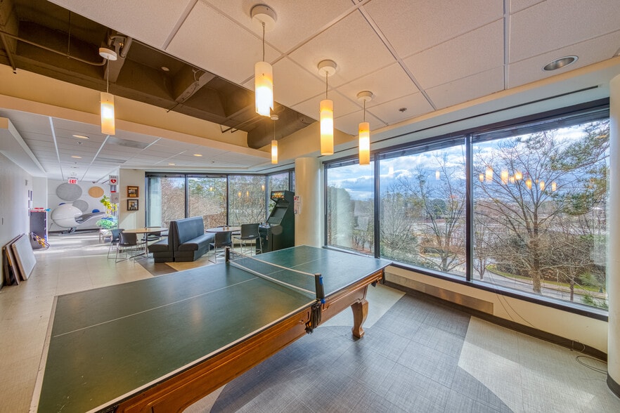 More Photos Of 1200 Ashwood Pky, Atlanta Office For Sale