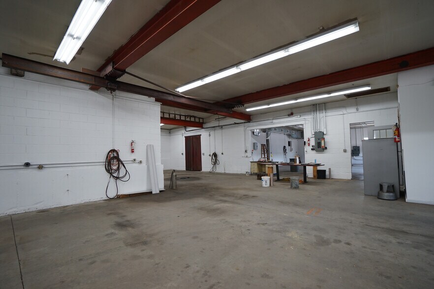 More Photos Of 81 Macondray St, Cumberland Warehouse For Sale