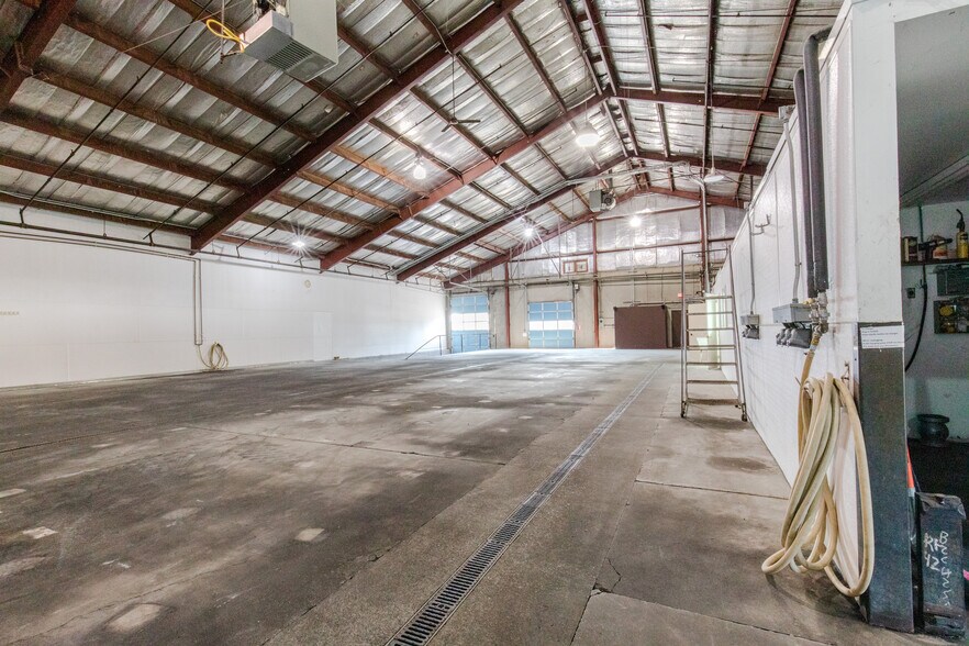 More Photos Of 1215 W Poplar St, Walla Walla Distribution For Lease