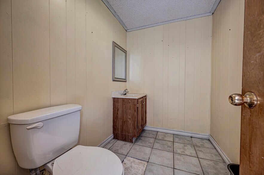 More Photos Of 1028 N 11th St, Chickasha Religious Facility For Sale