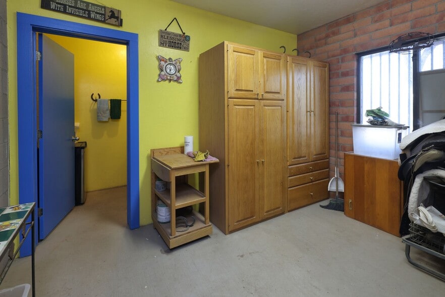 More Photos Of 13105 E Placita Las Avenas, Tucson Horse Stables For Sale