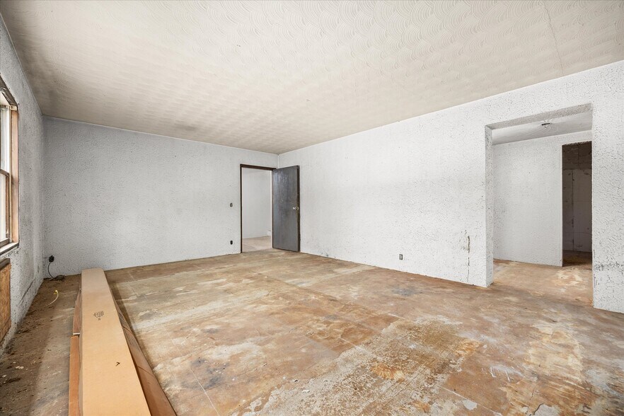 More Photos Of 170 Round House St, Braidwood Apartments For Sale