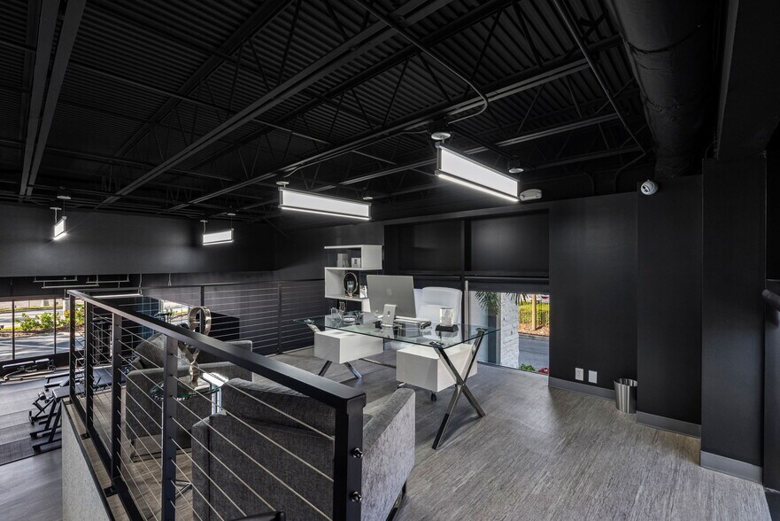 More Photos Of 18401 US Highway 19 N, Clearwater Office For Sale