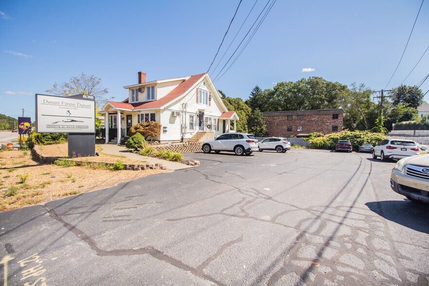 Primary Photo Of 636 Sunderland Rd, Worcester Freestanding For Lease