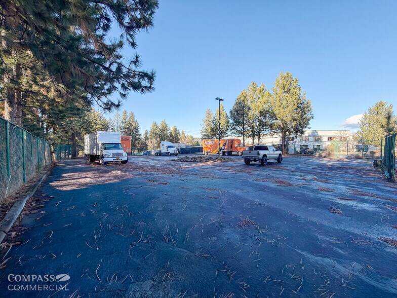 More Photos Of 1010 Emkay Dr, Bend Land For Lease