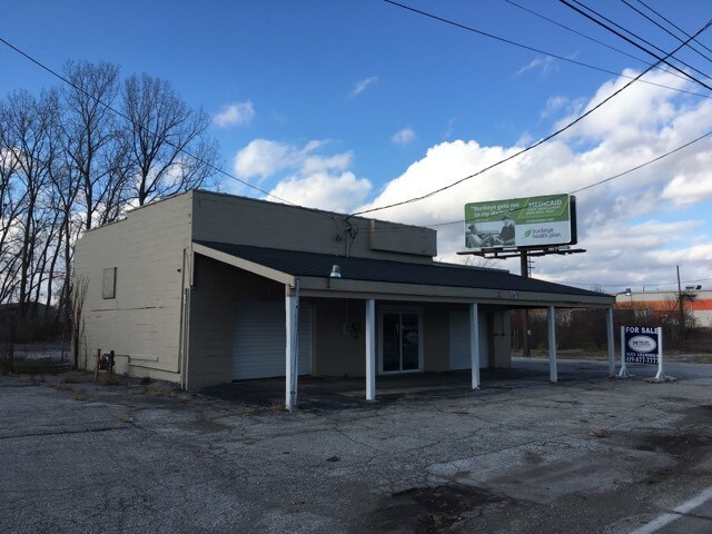 More Photos Of 5517 Lewis Ave, Toledo Freestanding For Sale
