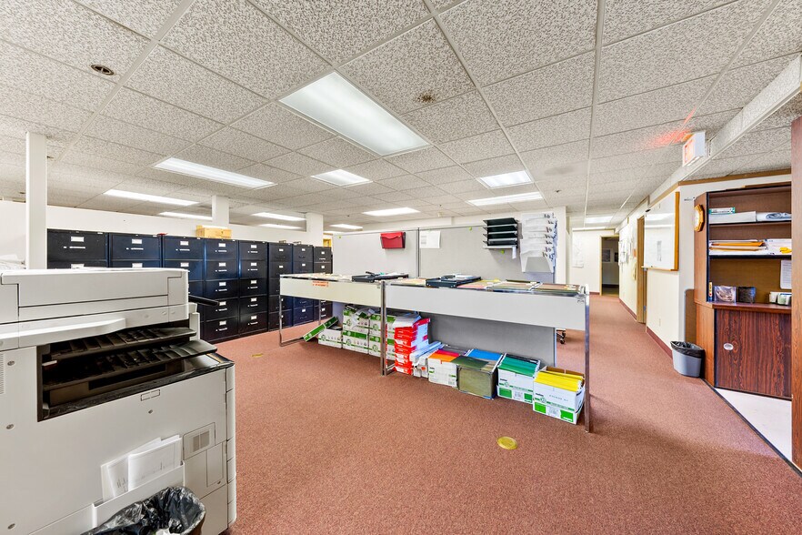 More Photos Of 700 NW Dimmick St, Grants Pass Specialty For Sale