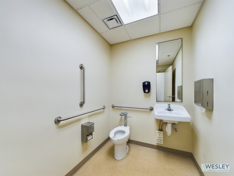 More Photos Of 217 S Church St, Salisbury Religious Facility For Lease