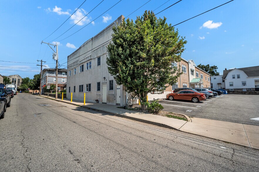More Photos Of 815 Greenwood Ave, Jenkintown Medical For Sale