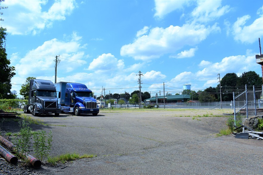 More Photos Of 1038 Triplett Blvd, Akron Manufacturing For Sale