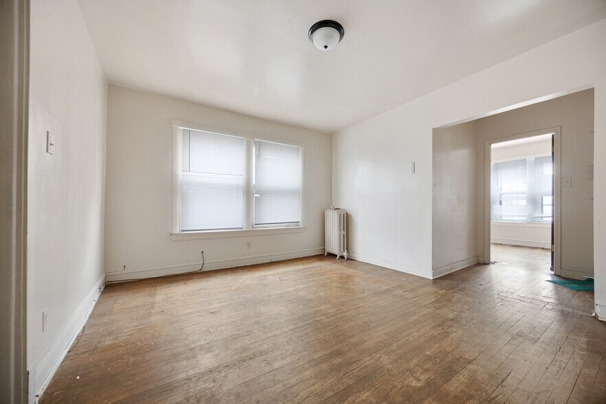 More Photos Of 6355-6357 S Francisco Ave, Chicago Apartments For Sale