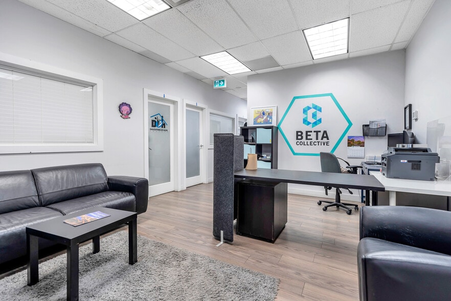 More Photos Of 10318-10324 Whalley Blvd, Surrey Storefront Retail Office For Lease