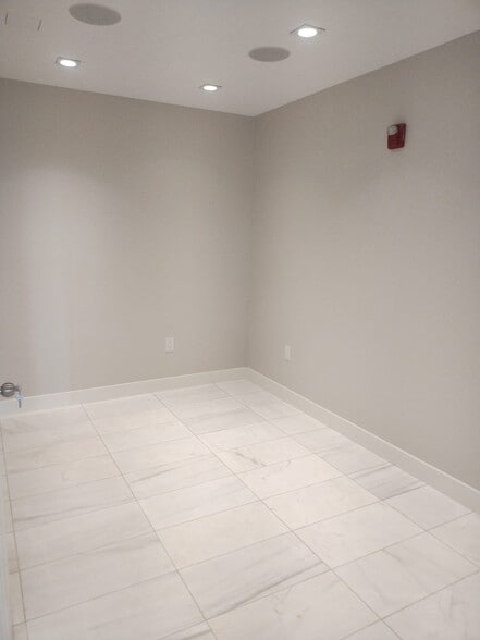 More Photos Of 1001 10th Ave S, Naples Office Residential For Sale