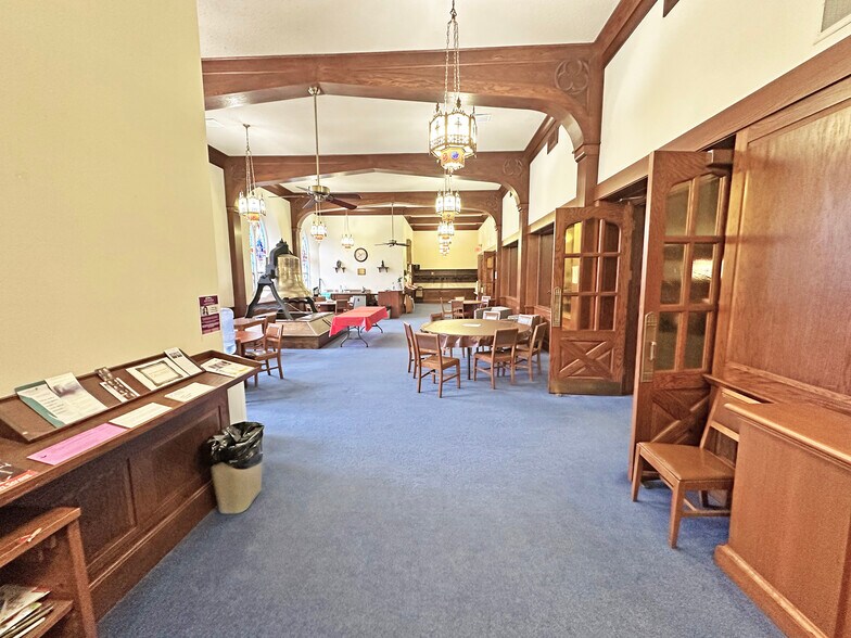 More Photos Of 215 N Court St, Rockford Religious Facility For Sale