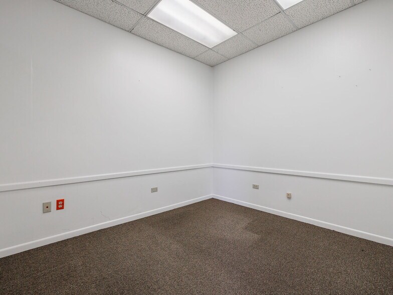 More Photos Of 233 Ackerman St, Rockdale Storefront Retail Office For Sale