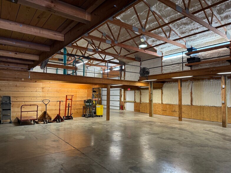 More Photos Of 2803 W Lamar Alexander Pky, Friendsville Industrial For Lease