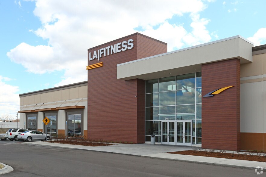 More Photos Of 29659 7 Mile Rd, Livonia Storefront For Lease