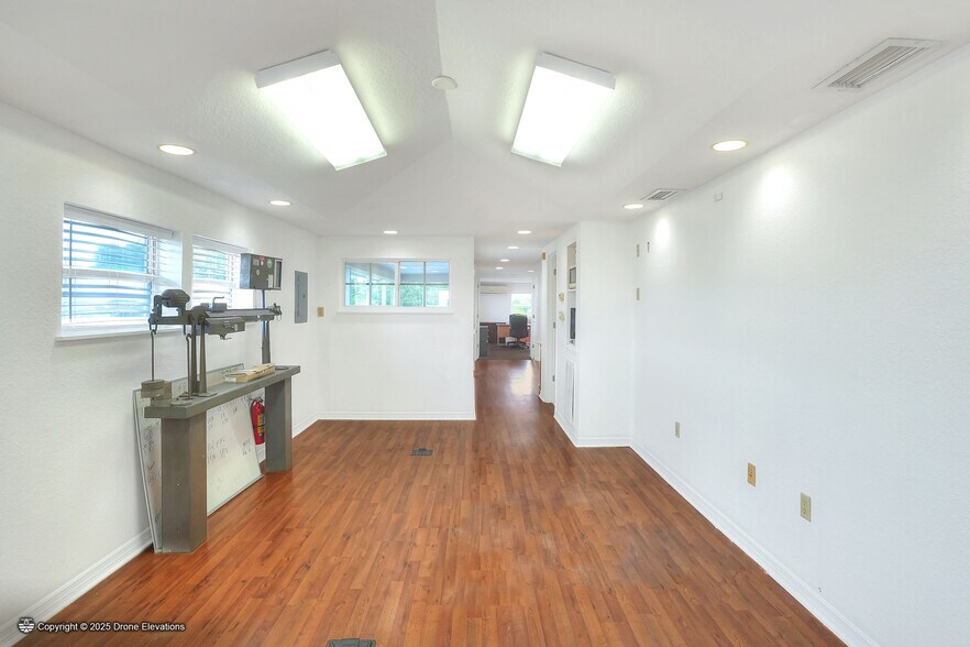 More Photos Of 1517 US 17, Eagle Lake Warehouse For Lease