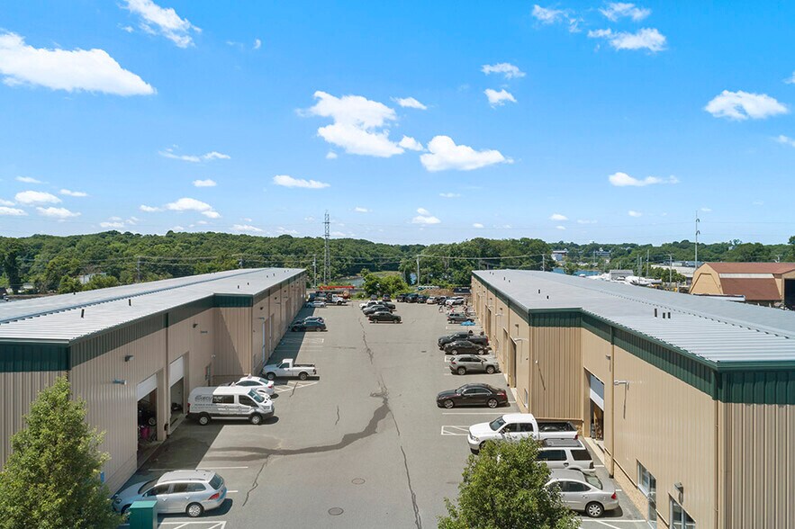 More Photos Of 128 Park St, Beverly Unknown For Lease