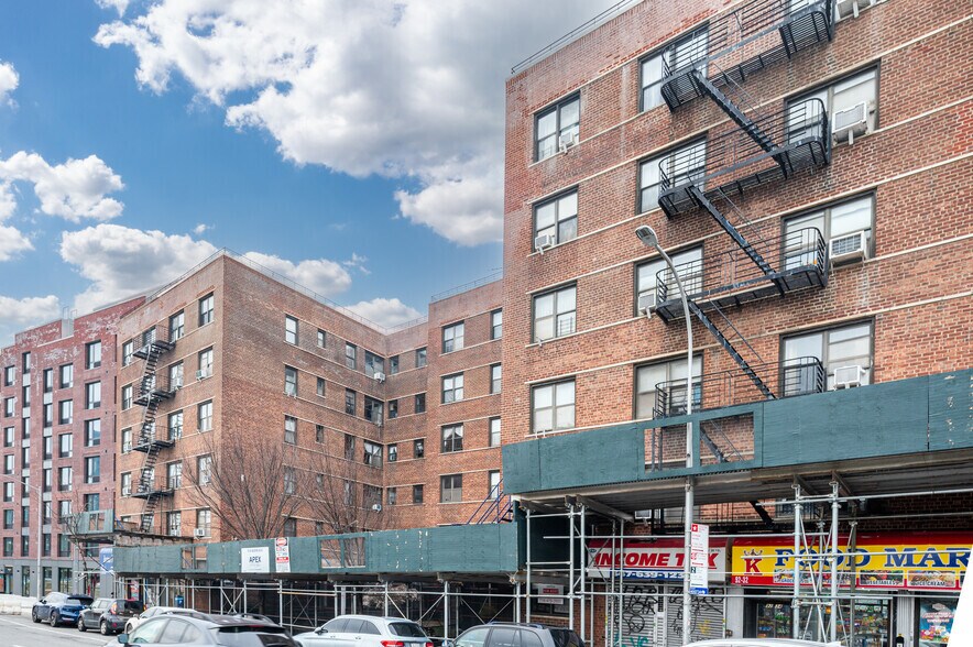 More Photos Of 92-40 Queens Blvd, Rego Park Apartments For Lease