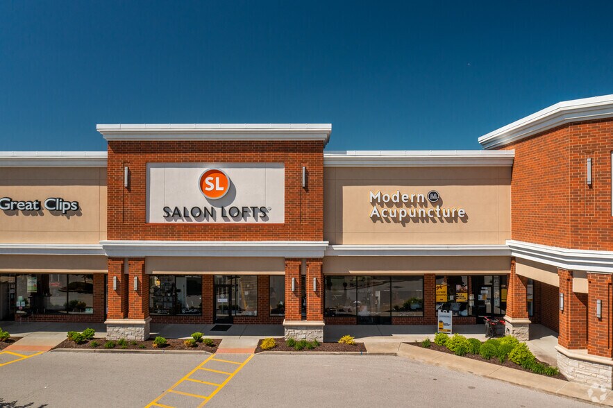 More Photos Of 12101-12153 Manchester Rd, Des Peres General Retail For Lease