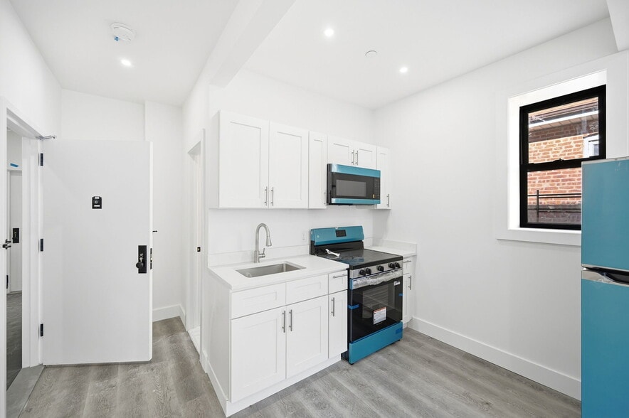 More Photos Of 2152 Muliner Ave, Bronx Apartments For Sale