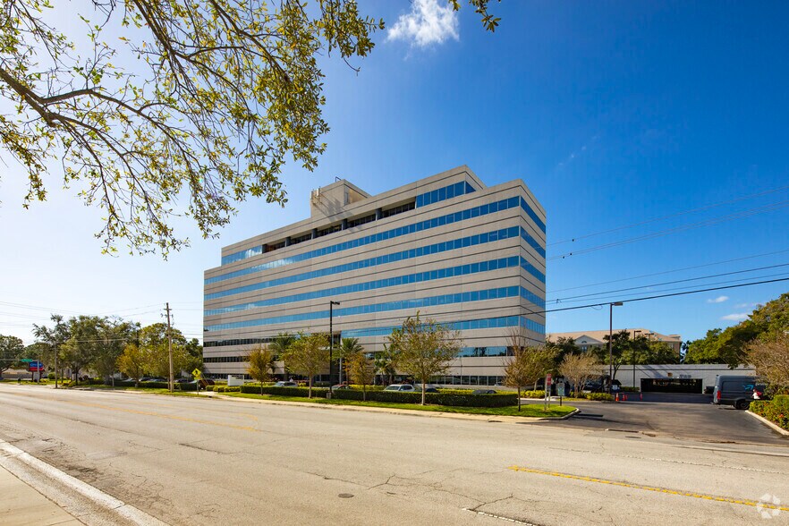 More Photos Of 2002 N Lois Ave, Tampa Office Residential For Lease