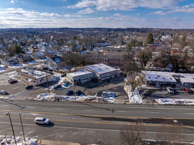 More Photos Of 4010 Southwestern Blvd, Baltimore Service For Sale