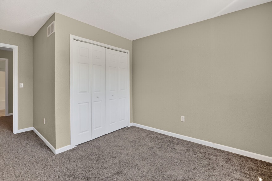 More Photos Of 9295 Cedar Creek Ct, Swartz Creek Apartments For Sale