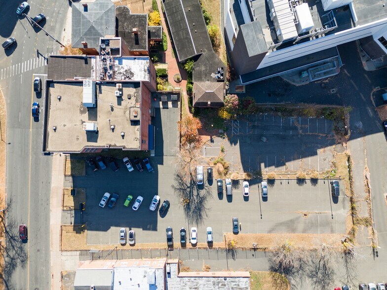 More Photos Of 19-25 Main St, Hartford Office Residential For Sale