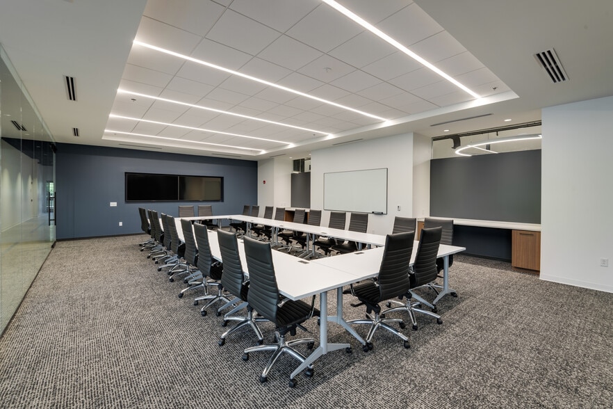 More Photos Of 455 Duke Dr, Franklin Office For Lease