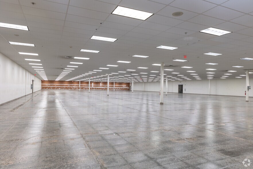 More Photos Of 21-31 Commerce Dr, O'Fallon Unknown For Lease