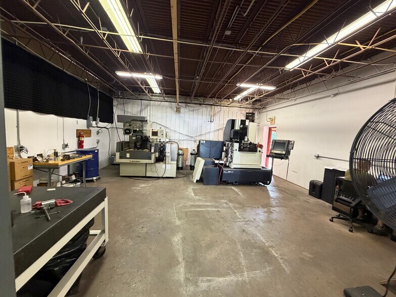 More Photos Of 78 W Main St, Reinholds Warehouse For Lease
