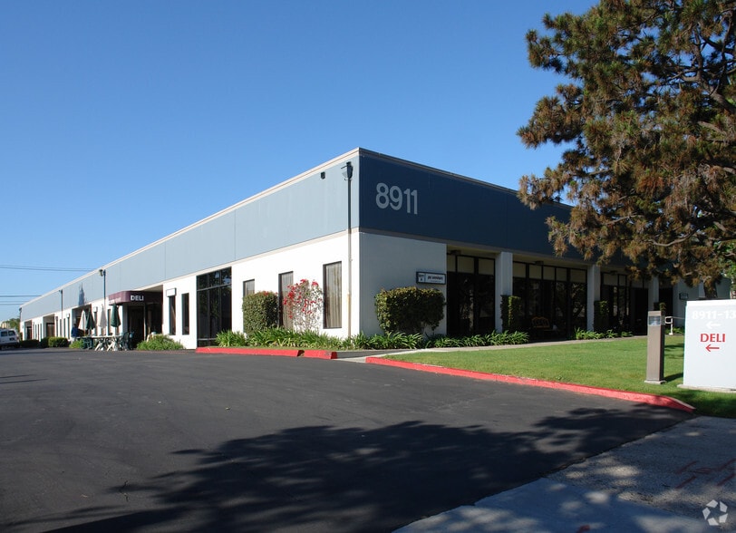 More Photos Of 8909-8911 Complex Dr, San Diego Light Manufacturing For Sale