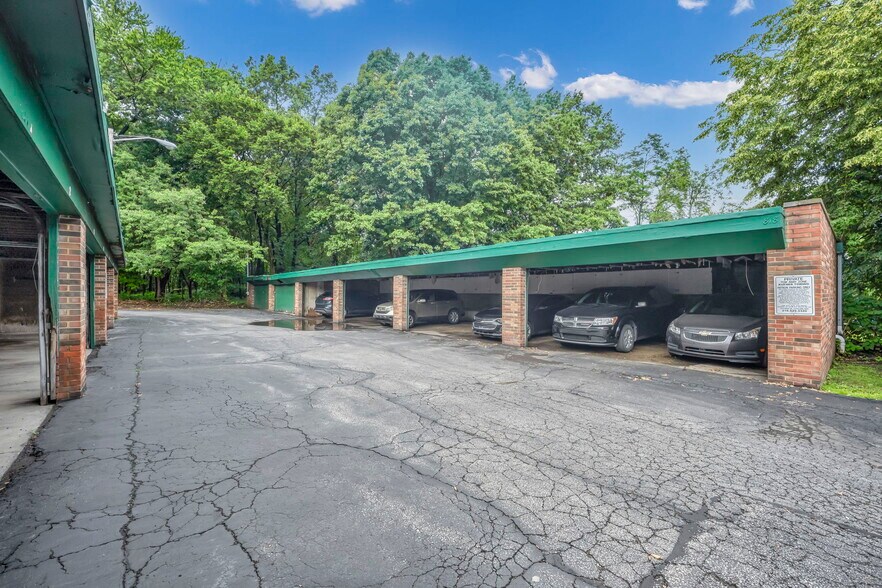 More Photos Of 818-850 S Green Rd, South Euclid Apartments For Sale