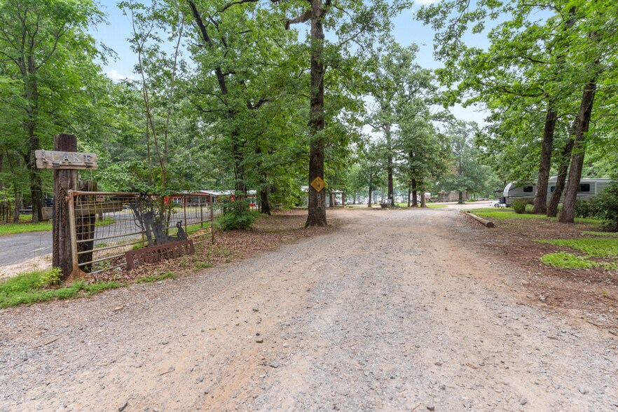 More Photos Of 7415 N State Line Rd, Karnack Trailer Camper Park For Sale