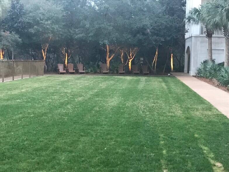 More Photos Of 2050 W County Highway 30A, Santa Rosa Beach Loft Creative Space For Sale