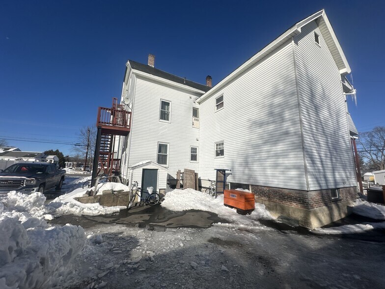More Photos Of 8 Elm St, Leominster Dormitory For Sale